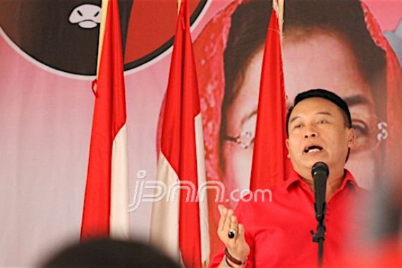 TB Hasanuddin: Menkominfo Kalau Partisan Salah Satu Capres, Lebih Terhormat Mundur - JPNN.COM