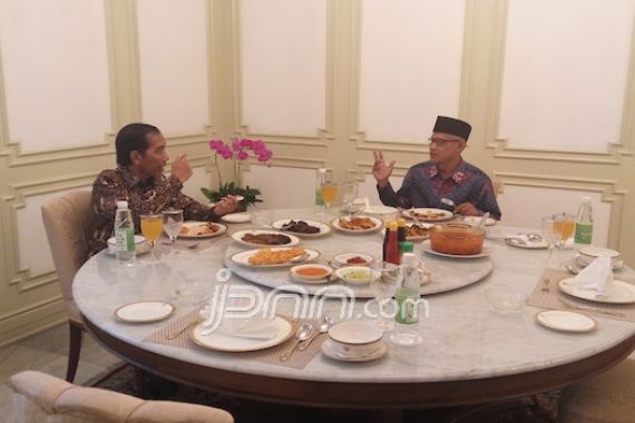 Jokowi Makan Siang Bersama Ketum PP Muhammadiyah - JPNN.COM