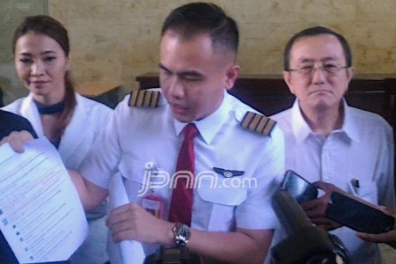 Dituding Penipu, Pendiri Sekolah Pilot Lapor Bareskrim - JPNN.COM