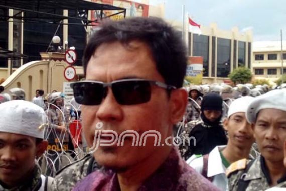Polisi Garap Munarman dalam Kasus Dugaan Fitnah - JPNN.COM
