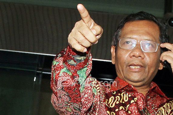 Prof Mahfud Tegaskan Polri Bukan Penegak Fatwa MUI - JPNN.COM