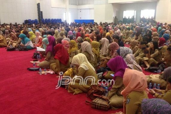 Plang Nama Sejumlah OPD Belum Diganti - JPNN.COM