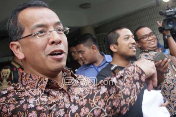 KPK Curigai Calo Suap Emirsyah Gelembungkan Harga Mesin - JPNN.COM