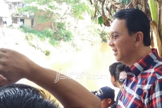 Ahok akan OTT dan Kenain Sanksi Pembuang Sampah ke Kali - JPNN.COM