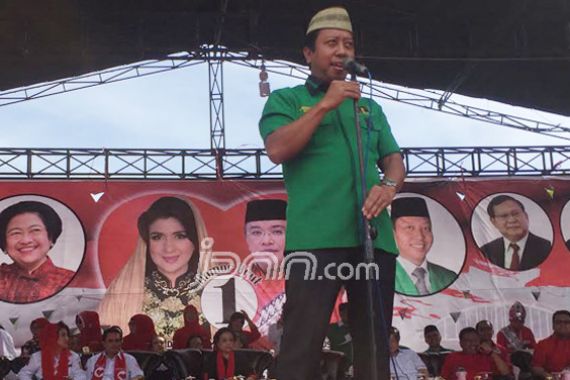 Ajak Pilih Nomor 1, Ketum PPP Nyanyikan Sebait Lagu... - JPNN.COM