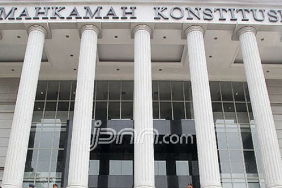 KPK Isyaratkan Sentuh Delapan Hakim MK - JPNN.COM