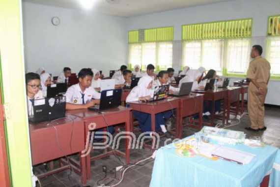 4 Provinsi Ini Kekurangan Guru - JPNN.COM