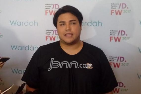 Ivan Gunawan: Sekarang Saya Jualan Peyek - JPNN.COM