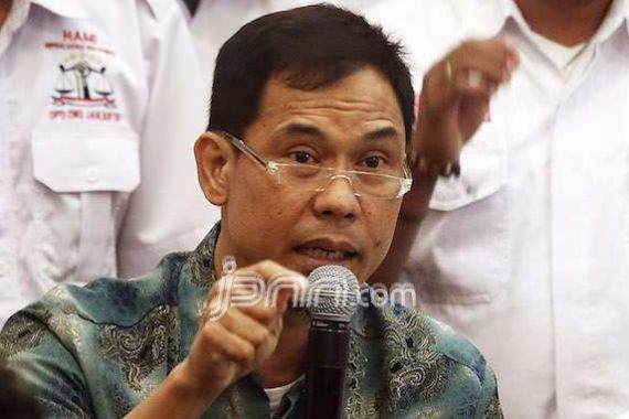 Densus 88 Tangkap Munarman Terkait Dugaan Pembaiatan ISIS di Makassar - JPNN.COM