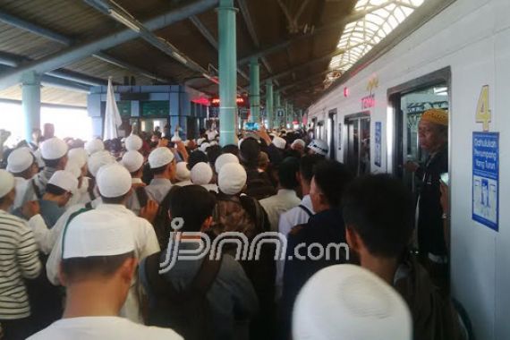 Aksi 112, KAI Rekayasa 14 KA dari Stasiun Gambir - JPNN.COM