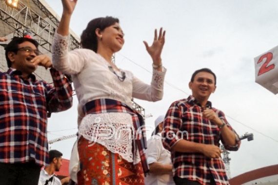 Ahok dan Djarot Ajak Istri Bergoyang di Pesta Rakyat - JPNN.COM