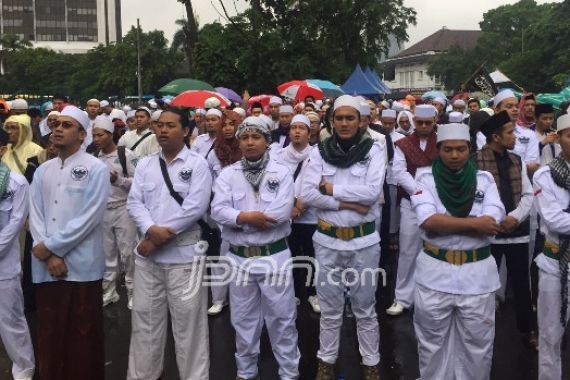 Aksi 212, FPI dan GNPF Minta Peserta Jaga Atribut - JPNN.COM