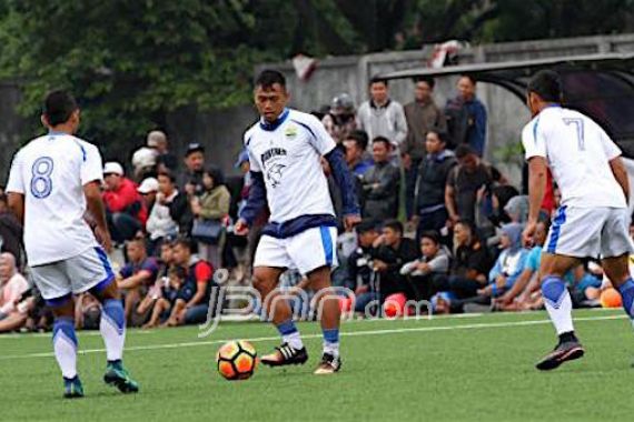 Persib Bandung Belum Merasa Aman di Puncak Klasemen - JPNN.COM