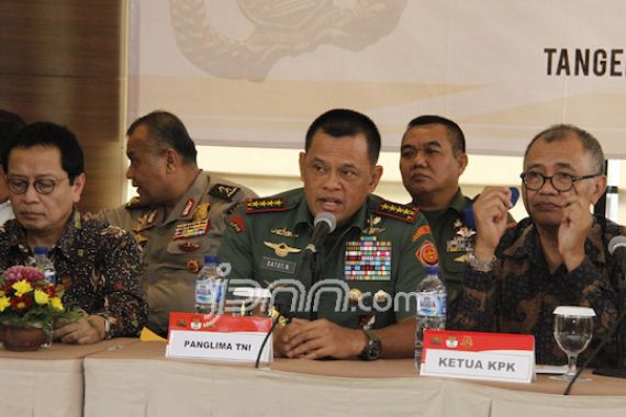 Panglima TNI: Tahun Ini Fokus Bersih-bersih Korupsi - JPNN.COM