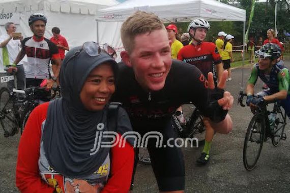 Juara Tour de Bintan Happy, Menpar Makin Percaya Diri - JPNN.COM