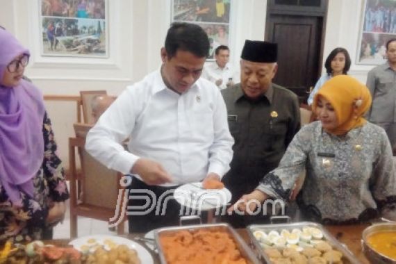 Awali Kunker, Mentan Sarapan Nasi Boranan Lamongan - JPNN.COM