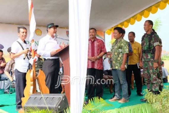 Petani Tuban Curhat ke Mentan soal Tengkulak Beras - JPNN.COM