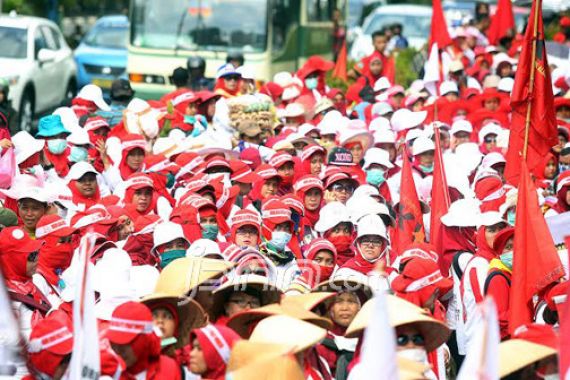 Ribuan Bidan Desa PTT Kembali Turun ke Jalan - JPNN.COM