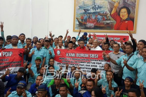 Ratusan Buruh Kopkarpel Belawan Berterima Kasih ke PDIP - JPNN.COM
