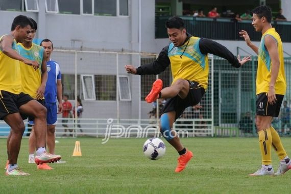 Hamka Hamzah Dikabarkan Gabung Sriwijaya FC - JPNN.COM