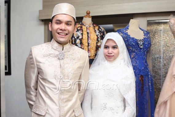 Umrah Bareng Istri, Ben Kasyafani Berasa Honeymoon - JPNN.COM