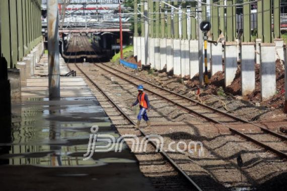 Kereta Bandara Ditargetkan Beroperasi 25 November - JPNN.COM