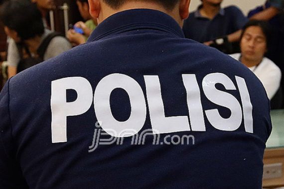 Lerai Keributan di Cafe, Dua Polisi Ini Malah Bonyok - JPNN.COM