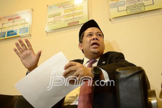 Pak Jokowi Pernah Sebut Fahri Hamzah Terlambat Ngomong - JPNN.COM