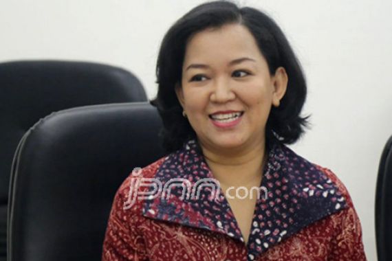 PDIP Minta Sandi Tak Seenaknya Melarang Sepeda Motor - JPNN.COM