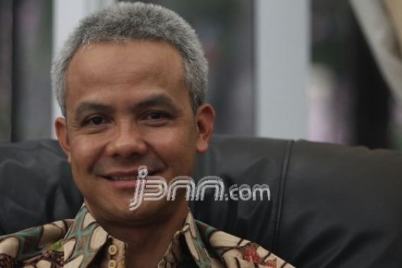 Ganjar Ingatkan Semen Indonesia Patuhi Moratorium - JPNN.COM