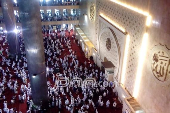 Takbir Bersahutan, Massa Aksi 313 Bergerak ke Istana - JPNN.COM