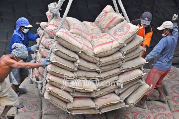 Bupati Rembang: Penolak Pabrik Semen Hanya Sedikit - JPNN.COM