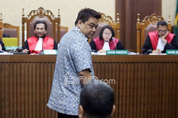 Saksi Sidang e-KTP Dicecar soal Asal Uang Andi Narogong - JPNN.COM