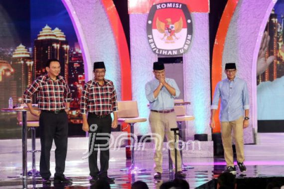 Debat Pilkada DKI Guncang Dunia Maya - JPNN.COM