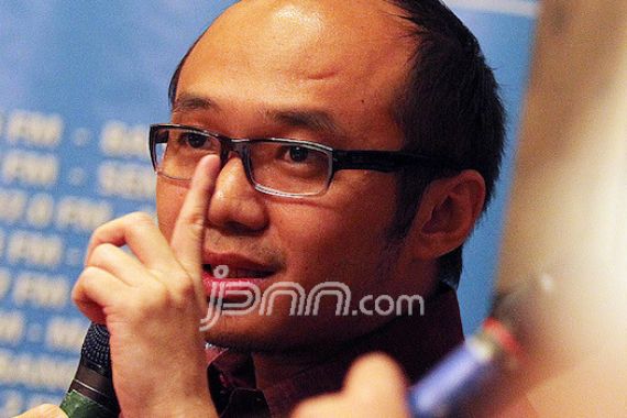 Fadli Zon Sebut Omongan Mahfud MD Bodoh, Yunarto Wijaya Nimbrung - JPNN.COM