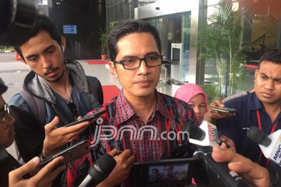 KPK Periksa Tamin Sukardi Sang Penyuap Hakim PN Medan - JPNN.COM