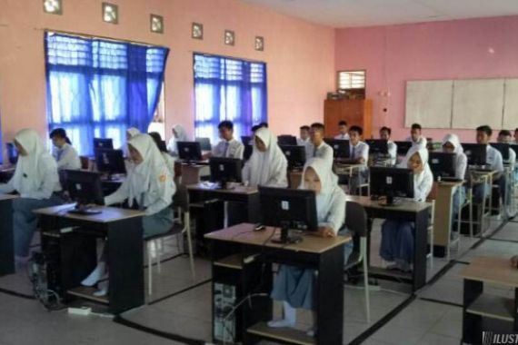 Komisi X DPR Tinjau Persiapan UNBK SMP Kabupaten Bekasi - JPNN.COM
