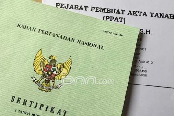 Jokowi Bagikan 3.500 Sertifikat Tanah untuk Warga Lampung - JPNN.COM