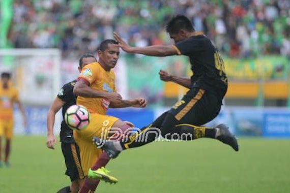 Menang Tipis, Suporter Sriwijaya FC: Terima Kasih Hilton - JPNN.COM