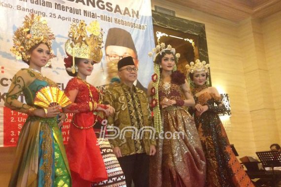 Zulkifli Hasan: Kalau Dukung Ahok, Istri Bisa Marah Sama Saya - JPNN.COM