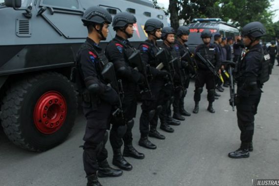 Polisi Kerahkan 20 Ribu Personel Kawal Aksi 299 - JPNN.COM