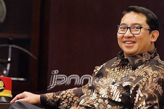 Setnov Tersangka, Fadli Zon Siap jadi Ketua DPR - JPNN.COM