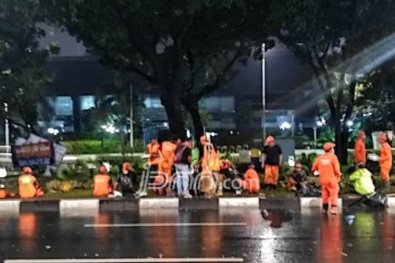 Isu Pengurangan Tenaga Kerja Bikin TKK Bekasi Panik - JPNN.COM