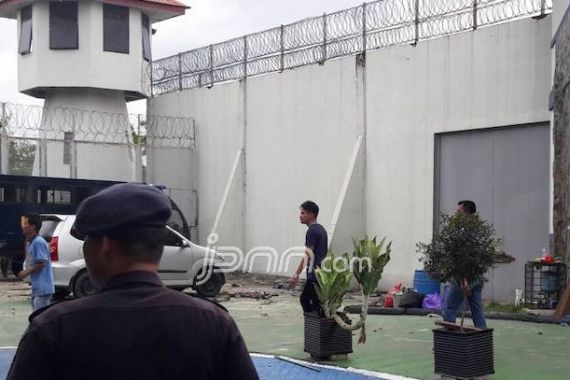 Polisi Baru Tangkap 70 Napi yang Kabur dari Rutan Sialang Bungkuk - JPNN.COM