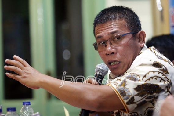 Analisis Masinton PDIP soal Jokowi Tak Libatkan KPK Lagi untuk Teliti Calon Menteri - JPNN.COM