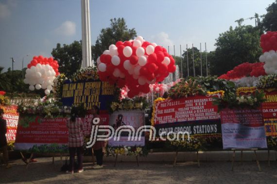 Habis Karangan Bunga, Terbitlah Ribuan Balon di Balkot - JPNN.COM