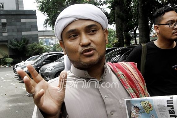 Novel Bamukmin Desak Menag Fachrul Razi Mundur dari Jabatannya, Ini Alasannya - JPNN.COM