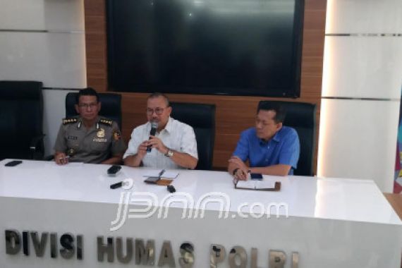 Densus 88 Bebaskan Adik Pelaku Bom Kampung Melayu dan Istrinya - JPNN.COM