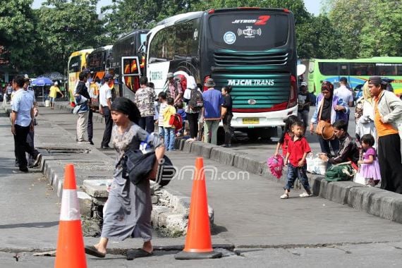 Bukannya Work From Home, Ternyata 6.724 Perantau di Jabodetabek Malah Kembali ke Jateng - JPNN.COM