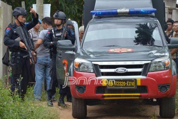 Densus 88 Antiteror Bekuk Terduga Teroris di Kampung Bugis - JPNN.COM